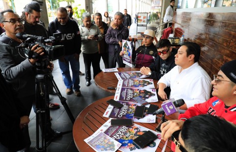 El  Ayuntamiento de Xalapa junto con la Regiduría Octava invitan a participar en el Micro Abierto Masivo de Rap Xalapa Urbano, a realizarse el 3 de diciembre, de 14:00 a 22:00 horas en el Mirador del parque Juárez. 