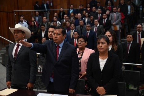 Con la ausencia de diputados de MC, PRI y PVEM, el titular de SEDARPA, Evaristo Ovando Ramírez comparece ante el Congreso local. Incluso se hizo un receso antes de la sesión de preguntas por el escaso número de legisladores presentes. 