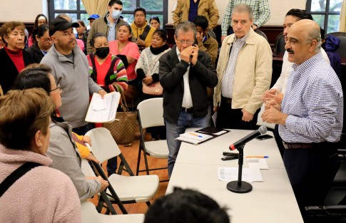 Acompañado por los regidores Antonio Ballesteros Grayeb, Daniel Fernández Carrión y el director de Participación Ciudadana, Juan Marín Viveros, el alcalde Ricardo Ahued adelantó que se trabajará hasta donde el tiempo y el recurso lo permitan para brindar mejores servicios, atención y construir la obra que la gente demanda.