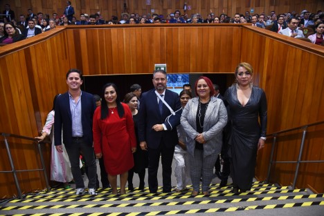 La Comisión Permanente de Turismo, integrada por la diputada Janix Liliana Castro Muñoz, el legislador Rafael Gustavo Fararoni Magaña y la diputada Citlali Medellín Careaga, presidenta, secretario y vocal, respectivamente, recibió al titular de la Secretaría de Turismo y Cultura del estado (Sectur), Iván Francisco Martínez Olvera, quien compareció ante esta representación popular con motivo de la glosa del Quinto Informe de Gobierno.