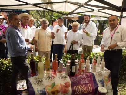 Este fin de semana el parque Takhilsukut, en el Totonacapan, fue sede del Festival del Vino 2023, una alternativa entre los empresarios vitivinicolas nacionales y extranjeros,  detonante económico de la región norveracruzana. 