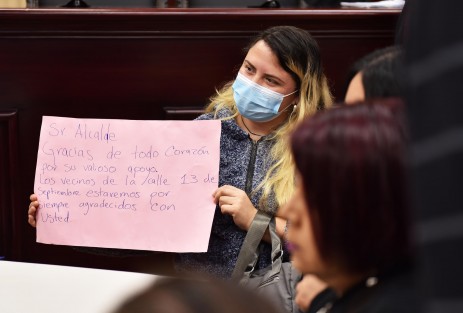 Vecinas y vecinos de la calle 13 de Septiembre, de la colonia Lealtad Institucional, agradecieron a las autoridades municipales su disposición y trabajo, ya que gracias a su apoyo se hizo realidad la pavimentación de esta vialidad que mejorará las condiciones de tránsito, la prestación de servicios públicos y privados y dará plusvalía a sus viviendas.