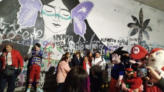 A pesar de la lluvia, personas con discapacidad y familiares marcharon por el centro de la Capital para pedir más inclusión el la sociedad esto en el marco del Día Internacional con Discapacidad.