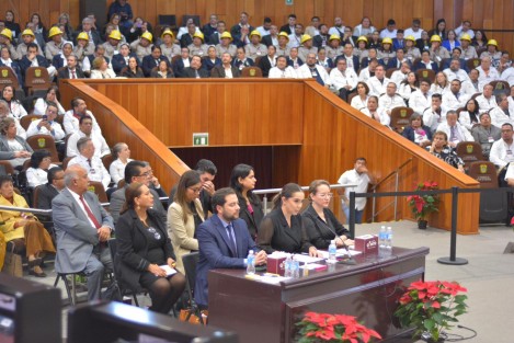 Las diputadas Margarita Corro Mendoza y Anilú Ingram Vallines, presidenta y secretaria de la Comisión Permanente de Salud y Asistencia, respectivamente, condujeron la comparecencia de la titular de la Secretaría de Salud (SS) y de los Servicios de Salud de Veracruz (Sesver), Guadalupe Díaz del Castillo Flores, dentro de la glosa del Quinto Informe de Gobierno.