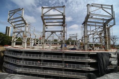 Otra de las obras que serán entregadas en el 2024 es el nuevo Nido del Halcón en Xalapa, con capacidad de hasta 8 mil personas. 
