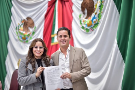 El diputado Rafael Gustavo Fararoni Magaña presentó una iniciativa de decreto para actualizar el artículo 29 de la Ley de Salud del estado de Veracruz en materia de detección, prevención, tratamiento y control, adecuado diagnóstico y atención de la diabetes, de conformidad con la Norma Oficial Mexicana, como servicios básicos. 