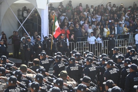 Hemos hecho un gran esfuerzo por garantizar la seguridad y lo hemos logrado; hay mayor confianza en las corporaciones y somos la séptima entidad más segura del país, con una percepción que supera el 8 por ciento, expresó el gobernador Cuitláhuac García Jiménez durante la graduación de cadetes del curso Policía Preventivo Estatal y Municipal.