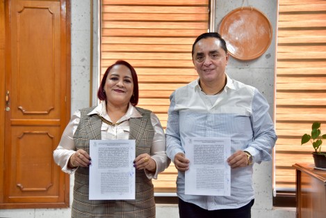 Con la firma del acta de negociación del Sindicato Único de Trabajadores al Servicio del Poder Legislativo (SUTSPL), relativa al año 2023, este Congreso da certeza laboral a sus trabajadoras y trabajadores, aseguró la presidenta de la Mesa Directiva de la LXVI Legislatura, diputada Adriana Esther Martínez Sánchez, al recibir al secretario general de la organización gremial, José de Jesús Rodríguez Hernández, y a integrantes del Comité. 