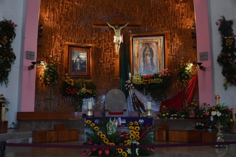 Desde hace unos días, sobre todo el fin de semana pasado, la zona de El Dique se llena de peregrinos, quienes devotamente acuden año con año a la Basílica Menor a venerar a la Virgen de Guadalupe. 