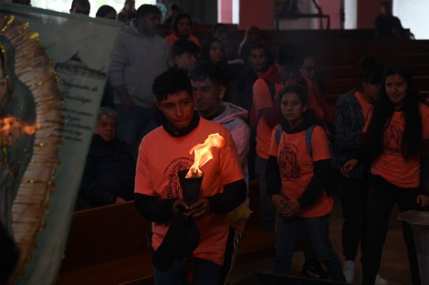 Una de las tradiciones que se mantienen es la Antorcha Guadalupana, que consiste en el peregrinar de jóvenes en su mayoría, hasta la Basílica de Guadalupe, en el Tepeyac, para llevar hasta sus lugares de origen, el fuego del cirio encendido en el lugar de las apariciones. 
