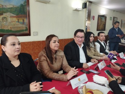 El PT hace un llamado fraterno a todos los integrantes de la alianza en Veracruz Sigamos haciendo historia para promover la unidad total. Las descalificaciones contra quienes no tuvieron la primera preferencia ciudadana en las encuestas solo alimentan ideas perversas de la oposición. 