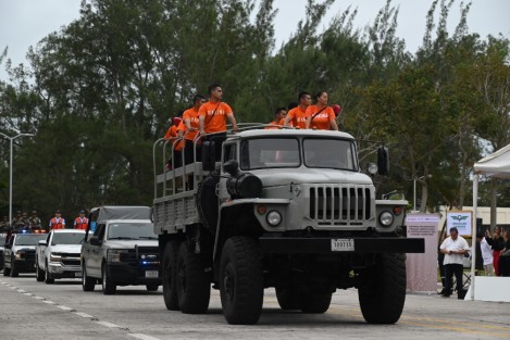 Banderazo Nacional para el Inicio del Operativo Vacacional de Invierno 2023. Evento encabezado por el gobernador Cuitláhuac García Jiménez y el secretario federal de Turismo, Miguel Torruco, en la base naval de Antón Lizardo.