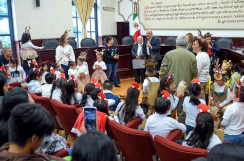 Asimismo, reconoció esta iniciativa del centro educativo, que con este tipo de actividades fomenta las tradiciones y la unión familiar.