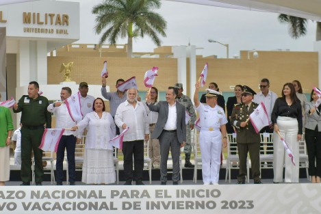 En representación de la LXVI Legislatura del estado, la presidenta de la Mesa Directiva, diputada Adriana Esther Martínez Sánchez, atestiguó el inicio del Operativo Vacacional de Invierno 2023, en el que participan autoridades de los órdenes estatal y federal para dar la atención necesaria a las y los visitantes que se desplazan por las diversas regiones de la entidad.