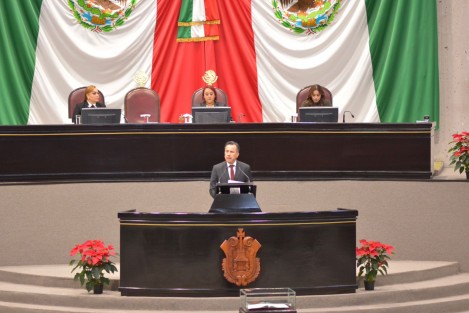 De conformidad con lo dispuesto en el Artículo 49 de la Constitución Política del Estado de Veracruz y con motivo del Quinto Informe de Gobierno, diputadas y diputados de la LXVI Legislatura atendieron la comparecencia del gobernador del estado, ingeniero Cuitláhuac García Jiménez. 