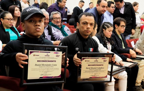 El Ayuntamiento de Xalapa reconoció  a  deportistas xalapeños que ganaron medalla de oro en diversas disciplinas de los Juegos Nacionales Conade 2023, así como la labor de los entrenadores, ya que no habría buenos atletas sin su orientación, carácter y labor.