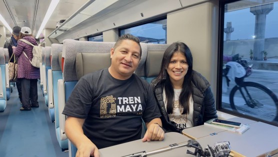El recién inaugurado Tren Maya sigue promocionándose a unos días de sus primeros recorridos en sus primeros tramos. Mientras unos ya disfrutan el viaje, otros siguen criticando sus pormenores. 