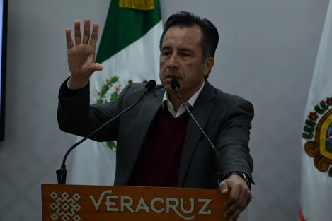 El Gobernador Cuitláhuac García pidió a maestros que han expresado inconformidad por no haber ya recibido completo el pago de sus prestaciones, que no coman ansias, pues los mismos se harán conforme a lo calendarizado. 