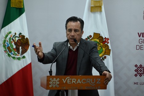 El Gobernador de Veracruz dijo que presuntamente el ex director de Tránsito de Ciudad Mendoza podría estar involucrado en la desaparición de 4 personas desde el pasado 8 de diciembre, además de otro presunto delito. 