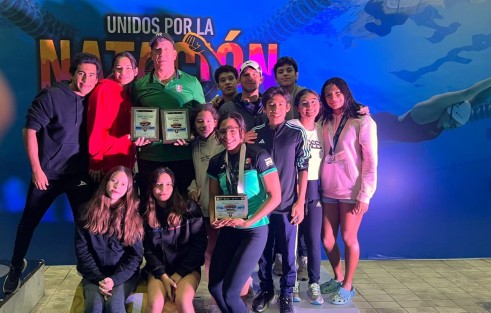 El equipo de Pirañas Triracing Veracruz, concluyó con histórica participación en la rama femenil del Campeonato Nacional de Natación de Invierno Curso Corto 2023, en donde obtuvo terceros lugares por medallas y puntos en el certamen que se desarrolló en el Centro Acuático Olímpico Universitario en Nuevo León. 