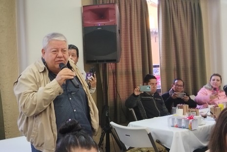 El ex delegado federal Manuel Huerta compartió el pan y sal con trabajadores de medios de información. Agradeció el apoyo brindado durante su periodo de trabajo.