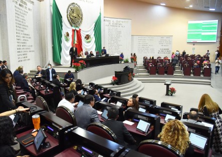 Mediante oficio la diputada Arianna Guadalupe Ángeles Aguirre y los diputados Marlon Eduardo Ramírez Marín y Hugo González Saavedra dieron a conocer su decisión de conformar el Grupo Legislativo Mixto denominado PRI-Independiente.
