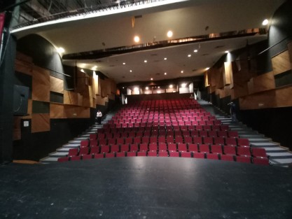 Con una inversión que va hasta la fecha en alrededor de 5 millones de pesos, el Instituto Veracruzano de la Cultura rehabilita la sala Dagoberto Guillaumín (Sala chica) del Teatro del Estado.
