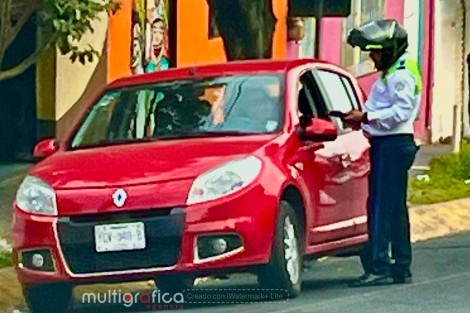Personal de Tránsito también se  prepara para su cena. 