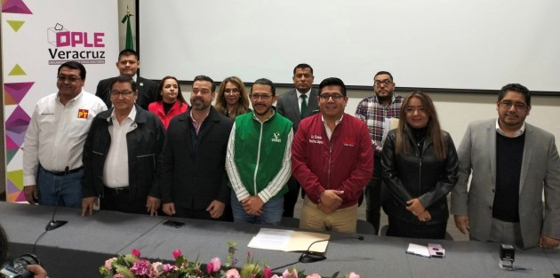 Este domingo los partidos PT, MORENA; PVEM y Fuerza por México, registraron ante el OPLE su coalición, Sigamos haciendo Historia, con miras a los próximos comicios. 