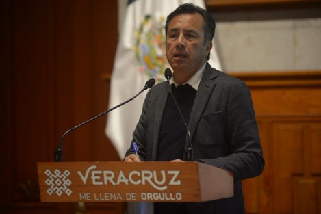 El jefe del ejecutivo estatal, Cuitláhuac García Jiménez, garantizó que su gobierno será respetuoso de todas y cada una de las expresiones políticas durante el proceso electoral para elegir a su sucesor. 