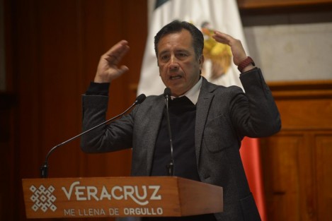 Durante la primera conferencia de este año, el gobernador Cuitláhuac García Jiménez se congratuló porque también se logró que no se incrementara el promedio de tres homicidios diarios. 