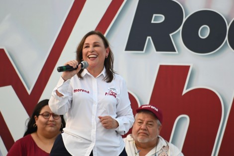 La precandidata de la coalición Sigamos haciendo historia en Veracruz, Rocío Nahle García, arrancó este día su pre campaña a la gubernatura del estado, en el lugar donde ha residido cerca de 40 años y ha desarrollado su vida profesional y política de la mano de MORENA, Coatzacoalcos, Ver..