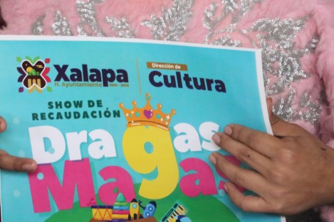 Integrantes de DragasMagas invitan a donar juguetes este 5 de enero, mismos que servirán como pase de acceso para el Show que presentarán en el IMAC en esa fecha a las 19:00 horas. 