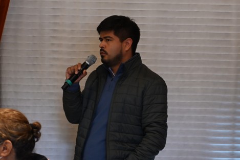 Por su parte, Iván Joseph Luna, coordinador de Comunicación Social dijo que se les está dando el mismo espacio a los precandidatos a la gubernatura de Veracruz en RTV y desmintió que se favorezca alguno.