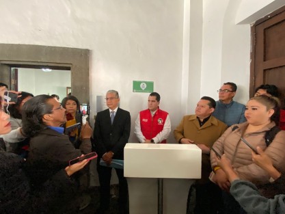 Los dirigentes del PAN, PRD y PRI interpusieron en el OPLE una denuncia contra el gobernador Cuitláhuac García y RTV, por la transmisión on line del arranque de campaña de la precandidata de MORENA a la gubernatura de Veracruz, Rocío Nahle.