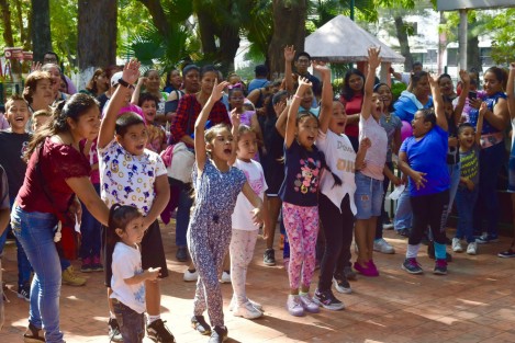 En este día de Reyes, Los Reyes Magos trajeron sorpresas para la niñez veracruzana en los distintos espacios a cargo del DIF Estatal en la entidad. 
