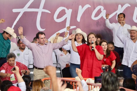 Este sábado los pre candidatos a la Presidencia de la República y la gubernatura de Veracruz por la coalición PAN, PRI, PRD, Xóchitl Gálvez y José Yunes, respectivamente, tuvieron actos en Veracruz y Boca del Río, en el marco del aniversario de la promulgación de la Ley Agraria. 