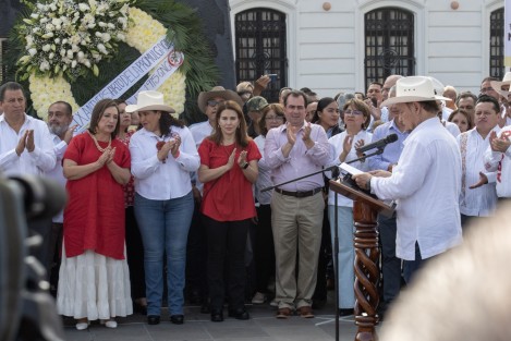 Este sábado los pre candidatos a la Presidencia de la República y la gubernatura de Veracruz por la coalición PAN, PRI, PRD, Xóchitl Gálvez y José Yunes, respectivamente, tuvieron actos en Veracruz y Boca del Río, en el marco del aniversario de la promulgación de la Ley Agraria. 