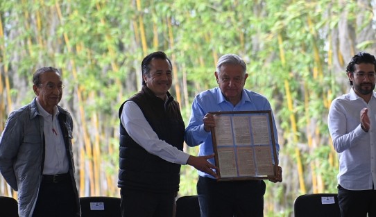 El presidente Andrés Manuel López Obrador estuvo de visita en Río Blanco este domingo 7 de enero, conmemorando el 117 aniversario de la represión y masacre de obreros, con lo cual se desató la inconformidad que dio  inicio a la Revolución Mexicana. 