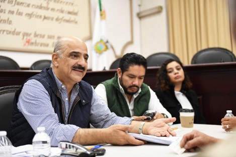  Como parte de la política de puertas abiertas de esta Administración y con el fin de mejorar la calidad de vida de la población, el presidente municipal Ricardo Ahued Bardahuil encabezó este lunes la primera jornada de Audiencias Ciudadanas de 2024.