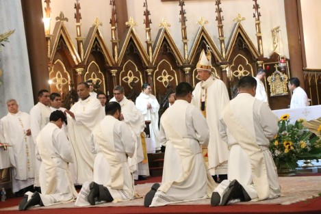El arzobispo de Xalapa, Jorge Carlos Patrón Wong presidió en la Catedral Metropolitana de Xalapa la ordenación de cuatro sacerdotes.