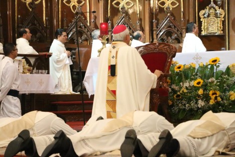 En su mensaje el arzobispo, destacó que la ordenación sacerdotal representa un acto de amor y formar parte de un regalo de la iglesia católica.