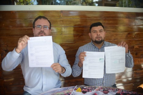 Aunque la designación de Pepe Yunes como precandidato a la Gubernatura, el regidor único de Ayahualulco, Iván Edilberto Munguía Vargas acusó al alcalde Arturo Morales Rosas de desvío de recursos municipales en varias obras fantasmas, a favor de la candidatura del priista. 