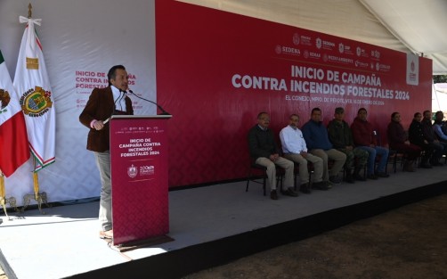 En la comunidad de El Conejo, el gobernador Cuitláhuac García Jiménez en compañía de funcionarios de gobierno y brigadistas, dieron por iniciada la campaña de combates contra incendios forestales 2024, además de realizar un demostración de como se extingue un incendio.