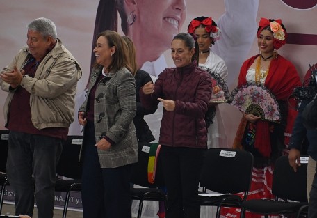 La precandidata de Morena a la Presidencia de la República, Claudia Sheinbaum, estuvo en Poza Rica, en lo que fue uno de los cierres de precampaña en el país. Estuvo acompañada de la precandidata de ese partido a la gubernatura de Veracruz, Rocío Nahle, así como del precandidato al Senado, Manuel Huerta.