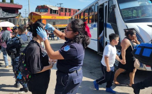 En la colonia Hernández Castillo en la ciudad de  Xalapa un tren golpeó un autobús de pasajeros que intentó ganarle el paso. Por fortuna solo llegó a golpear la parte trasera, por lo que no hubo lesionados y únicamente pasajeros con crisis nerviosa  y daños materiales. 