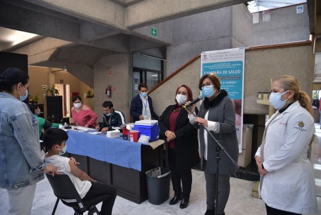 Con la presencia de la presidenta de la Mesa Directiva de la LXVI Legislatura, diputada Adriana Esther Martínez Sánchez, y de la presidenta de la Comisión Permanente de Salud y Asistencia, diputada Margarita Correo Mendoza, el Servicio Médico de este Congreso, a cargo de la doctora Claudia del Rosario García Pérez, llevó a cabo la primera campaña de salud de este año dirigida al personal del Poder Legislativo del estado. 