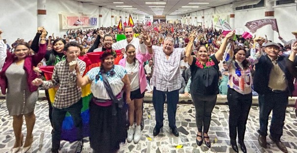 El pre candidato al Senado por la coalición Sigamos haciendo historia en Veracruz, Manuel Huerta,  cerró su precampaña la tarde de este jueves en Xalapa. 