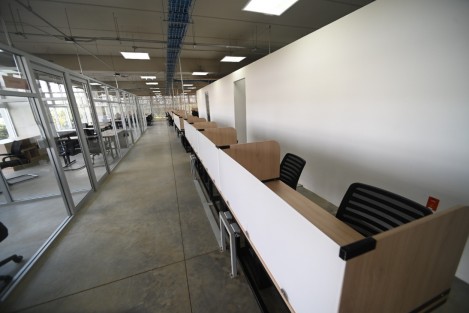  Las hoy inauguradas oficinas centrales del Colegio de Bachilleres del Estado de Veracruz (COBAEV) significan un ahorro de 900 mil pesos anuales y completan el plan del Gobierno de la Cuarta Transformación, que es dejar de rentar y fomentar la construcción de inmuebles propios.
