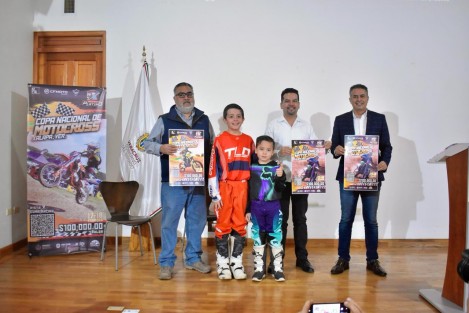 Martínez Olvera, recordó que estás fiestas son de carácter religiosas y con un ambiente completamente familiar, por lo que se espera que todo transcurra de manera tranquila. Información e imagen: 